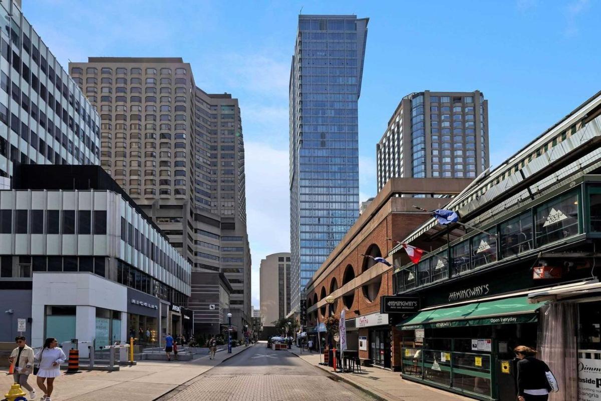 2 Bedroom Plus Den Condo Toronto Eksteriør bilde